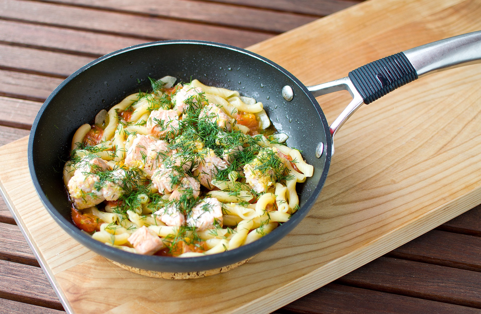 Salmon and pea pasta